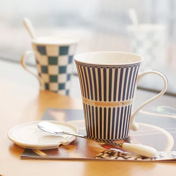 Kūrybinės keramikos puodelis su dangteliu šaukštas Europos kavos puodelio pieno pusryčiai arbatos puodelio, puodelis pora paprastas geriamasis puodelis